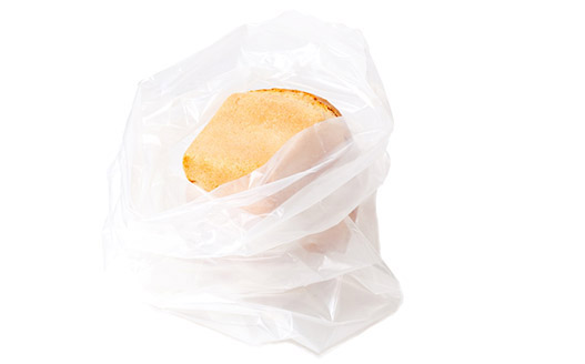 Упаковка хлеба в пакете
